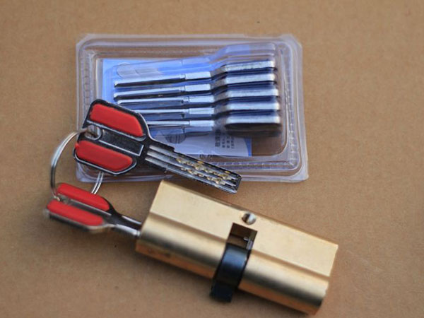 友谊24小时上门开锁公司